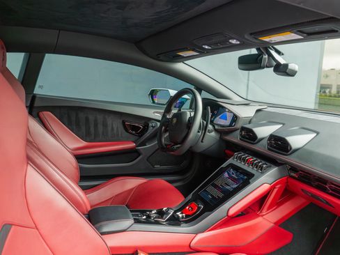 Used 2020 Lamborghini Huracan EVO image 48