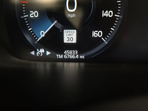 Used 2021 Volvo XC90 T6 Momentum AWD/4WD image 24