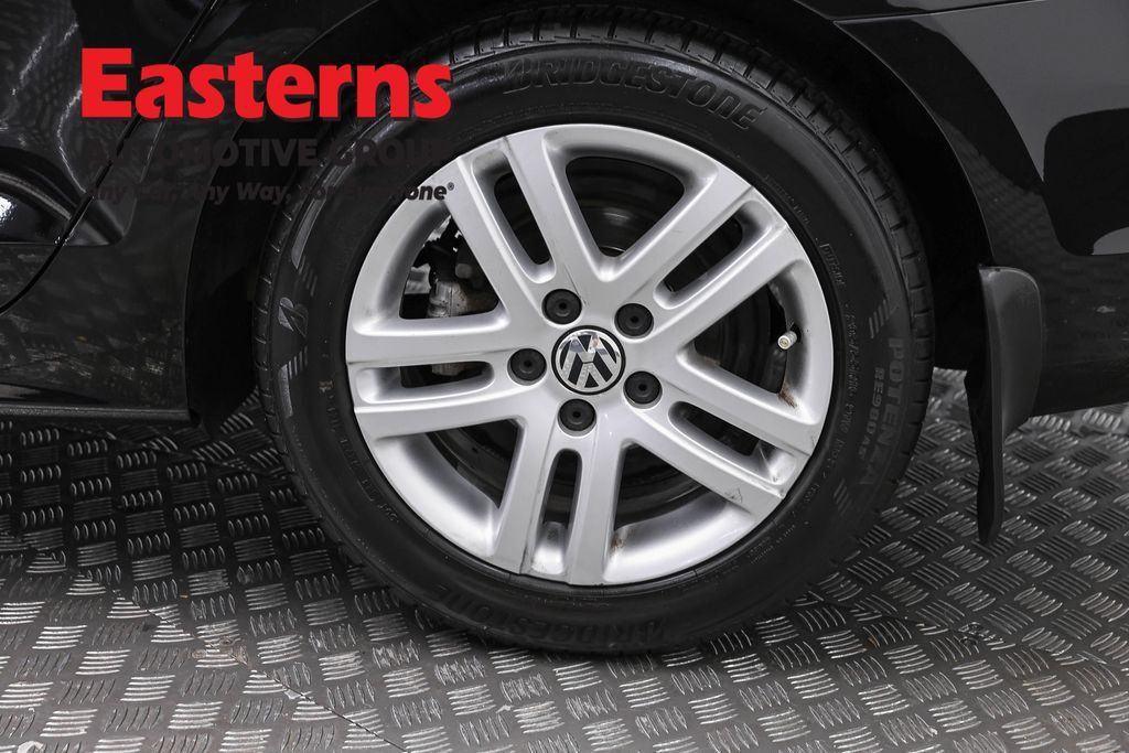 Used 2017 Volkswagen Jetta S w/ Jetta S Cold Weather Package FWD image 33