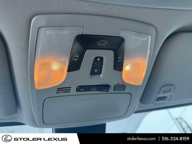 Used 2019 Toyota Sienna XLE w/ XLE Navigation Package AWD/4WD image 37