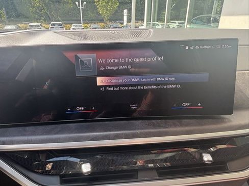 Certified 2023 BMW X7 xDrive40i w/ Premium Package image 15