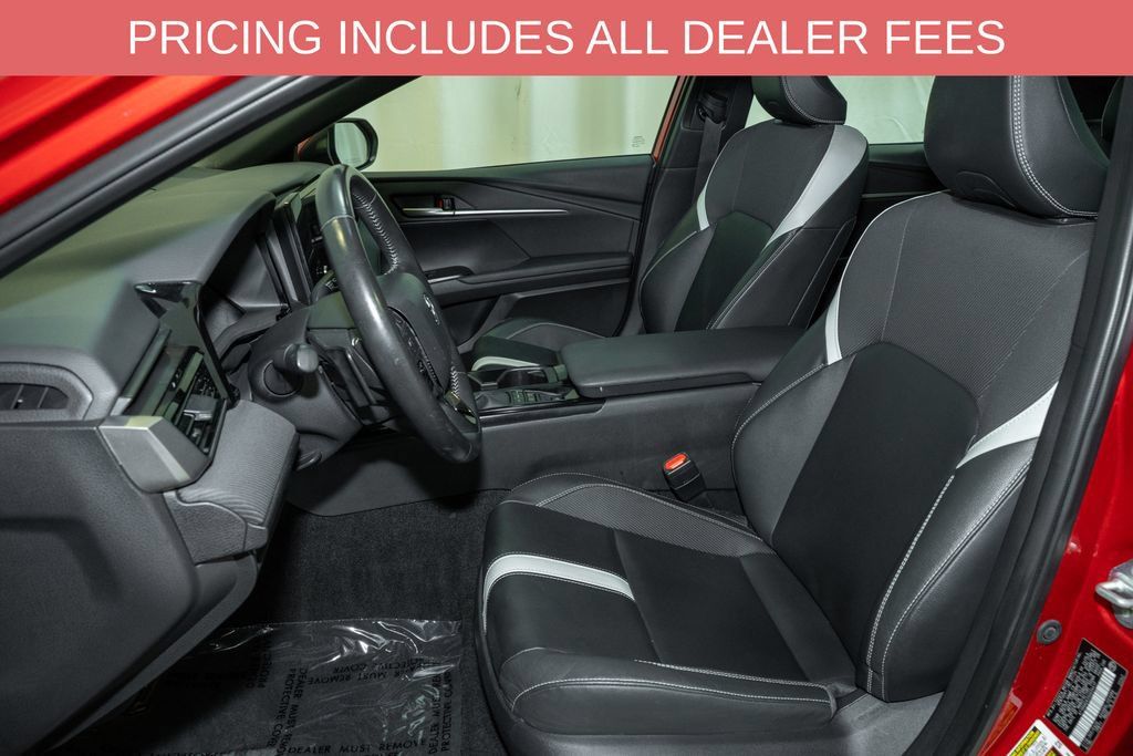 Used 2025 Toyota Camry SE FWD image 10