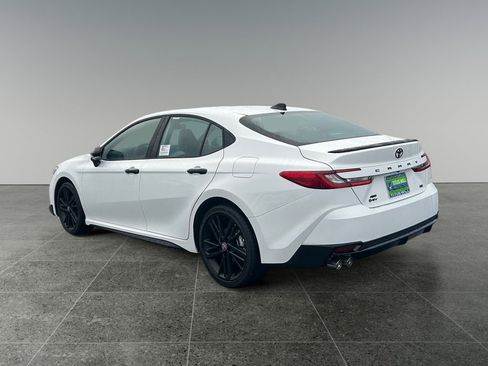 New 2026 Toyota Camry Hybrid image 5