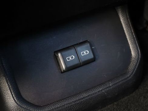 Used 2024 Toyota Highlander LE image 24