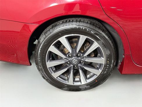 Used 2017 Nissan Altima 2.5 SV FWD image 32
