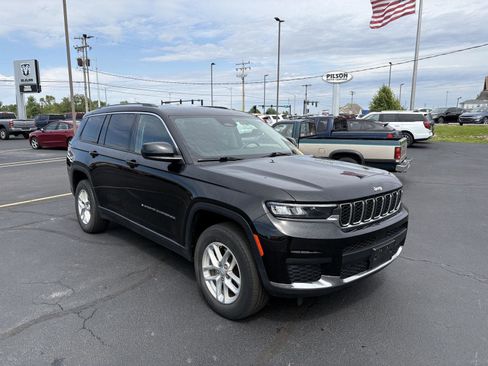 Used 2022 Jeep Grand Cherokee L Laredo w/ Luxury Tech Group I AWD/4WD image 2