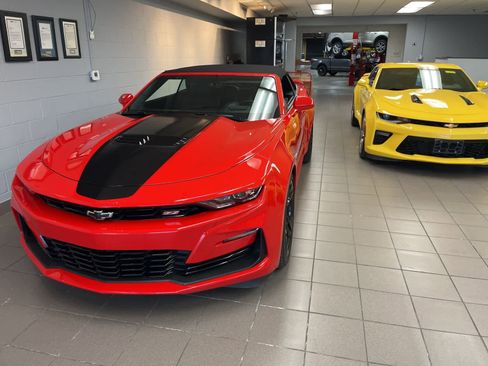 Used 2021 Chevrolet Camaro SS RWD image 3