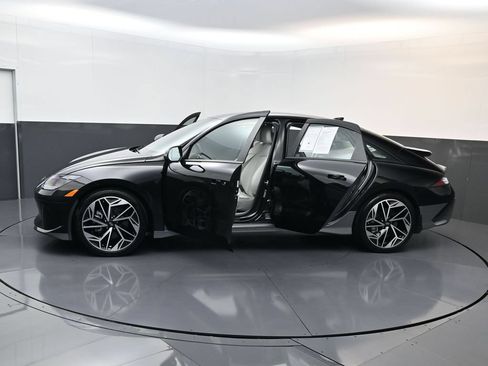 Used 2023 Hyundai Ioniq 6 SEL RWD image 32