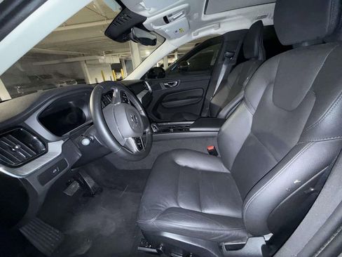 Used 2025 Volvo XC60 B5 Plus AWD/4WD image 6