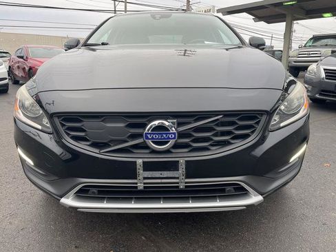Used 2016 Volvo V60 T5 Cross Country w/ Convenience Package image 2