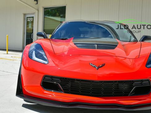 Used 2015 Chevrolet Corvette Z06 w/ 3LZ Preferred Equipment Group RWD image 29