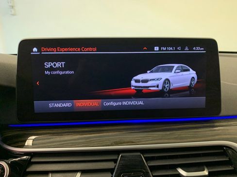 Used 2022 BMW 530i xDrive w/ Premium Package image 39