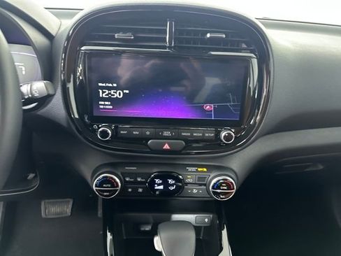 Used 2025 Kia Soul EX image 21