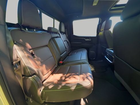 Used 2025 GMC Sierra 1500 Denali w/ Denali Reserve Package AWD/4WD image 7