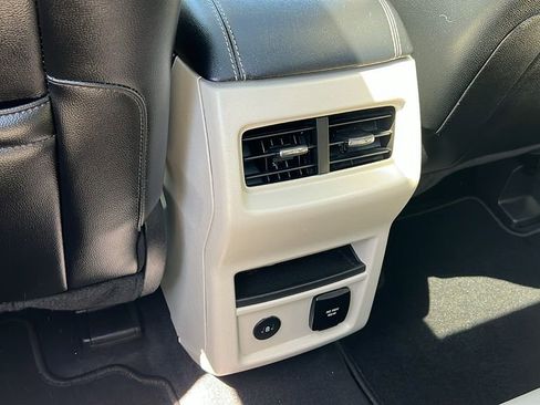 Certified 2023 Ford Edge Titanium AWD/4WD image 10