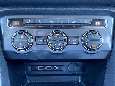 Used 2019 Volkswagen Tiguan SE image 31