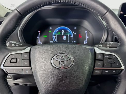 Used 2024 Toyota Grand Highlander XLE image 16