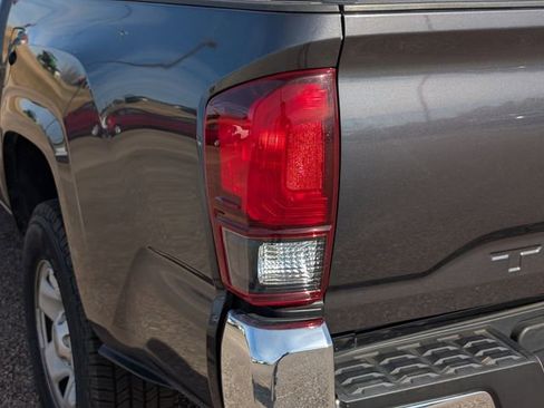 Used 2023 Toyota Tacoma SR5 RWD image 17