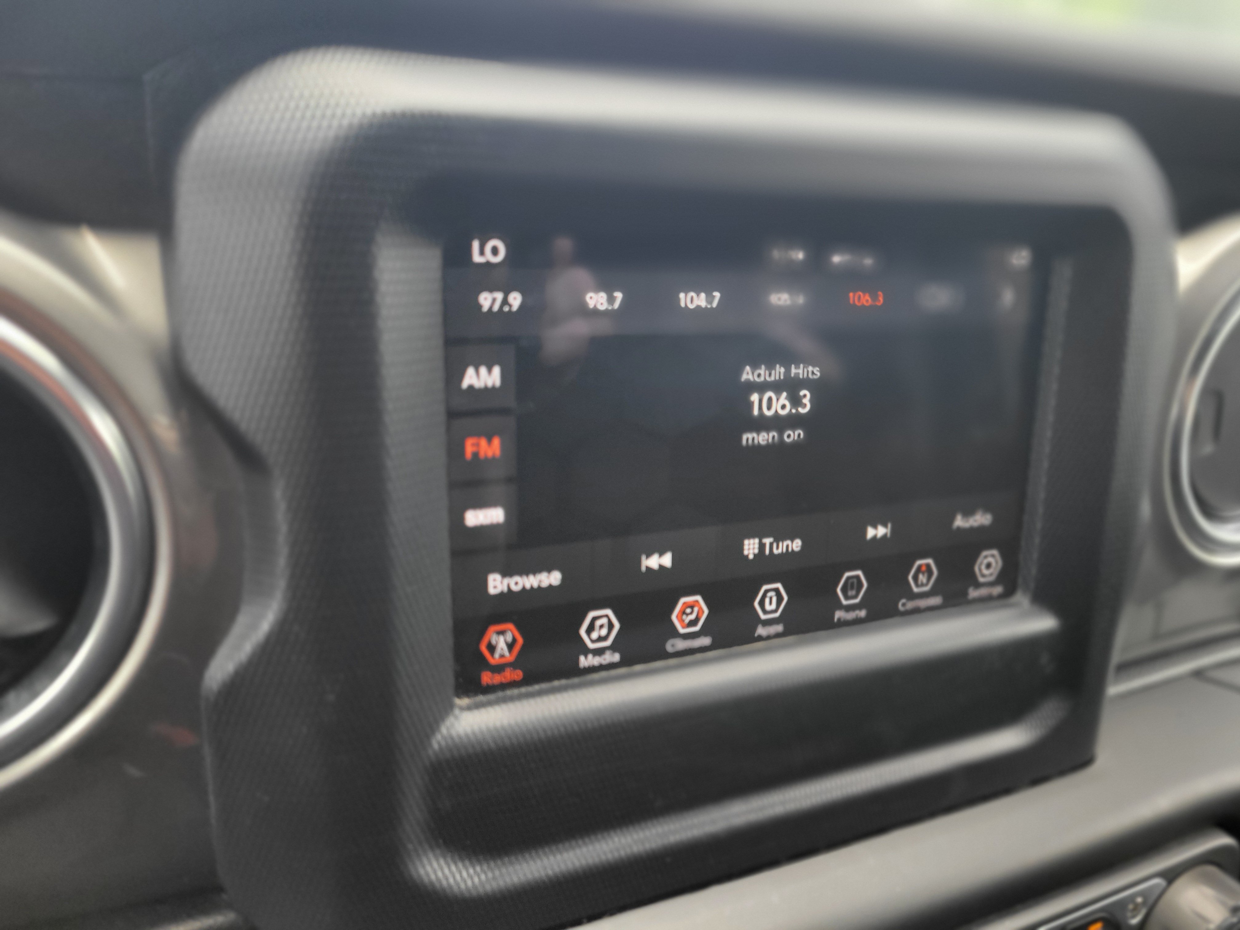 Used 2020 Jeep Wrangler Unlimited Sahara AWD/4WD image 20