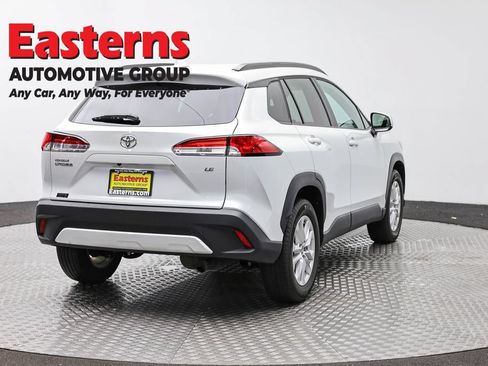 Used 2022 Toyota Corolla Cross LE FWD image 5