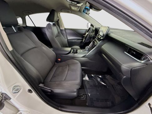 Used 2021 Toyota Venza LE AWD/4WD image 29