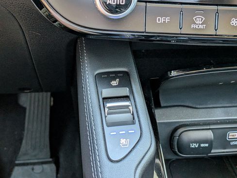 Used 2024 Kia Telluride EX w/ EX Captain's Chair Package FWD image 33