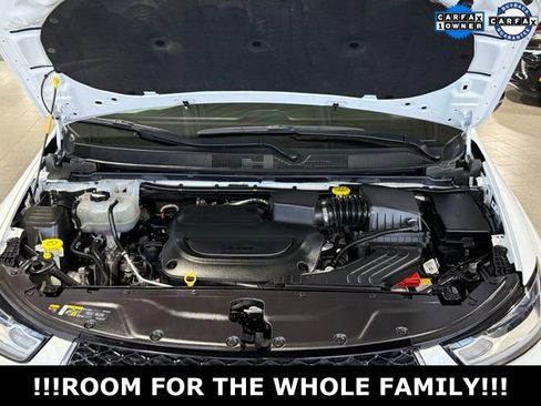 Used 2024 Chrysler Pacifica Touring-L image 14