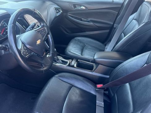 Used 2017 Chevrolet Cruze Premier FWD image 9