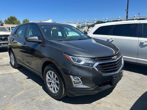 Used 2021 Chevrolet Equinox LS FWD image 4