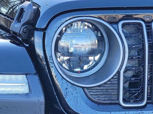 New 2026 Jeep Gladiator Sport AWD/4WD image 16