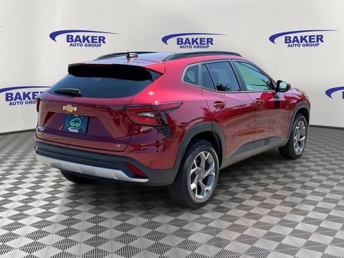 Certified 2024 Chevrolet Trax LT w/ Driver Confidence Package FWD image 2
