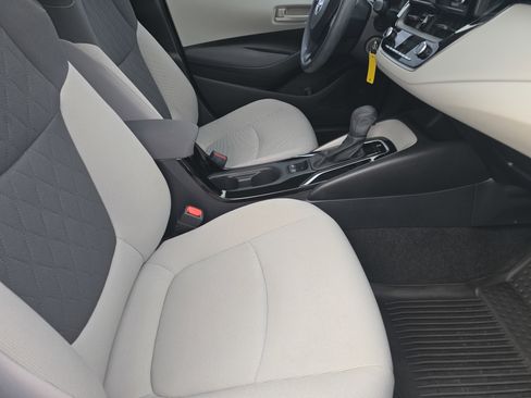 Certified 2022 Toyota Corolla LE image 12