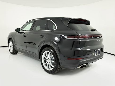 Certified 2024 Porsche Cayenne image 3