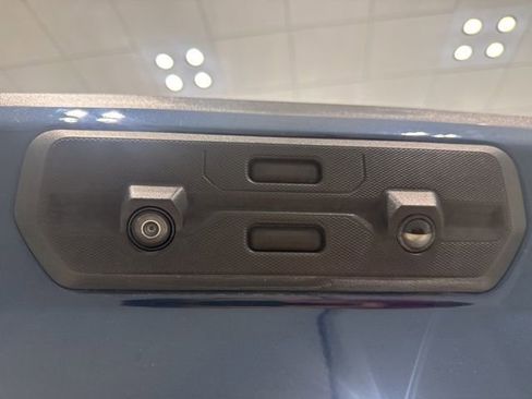 Certified 2022 Chevrolet Silverado 1500 High Country w/ Technology Package image 8