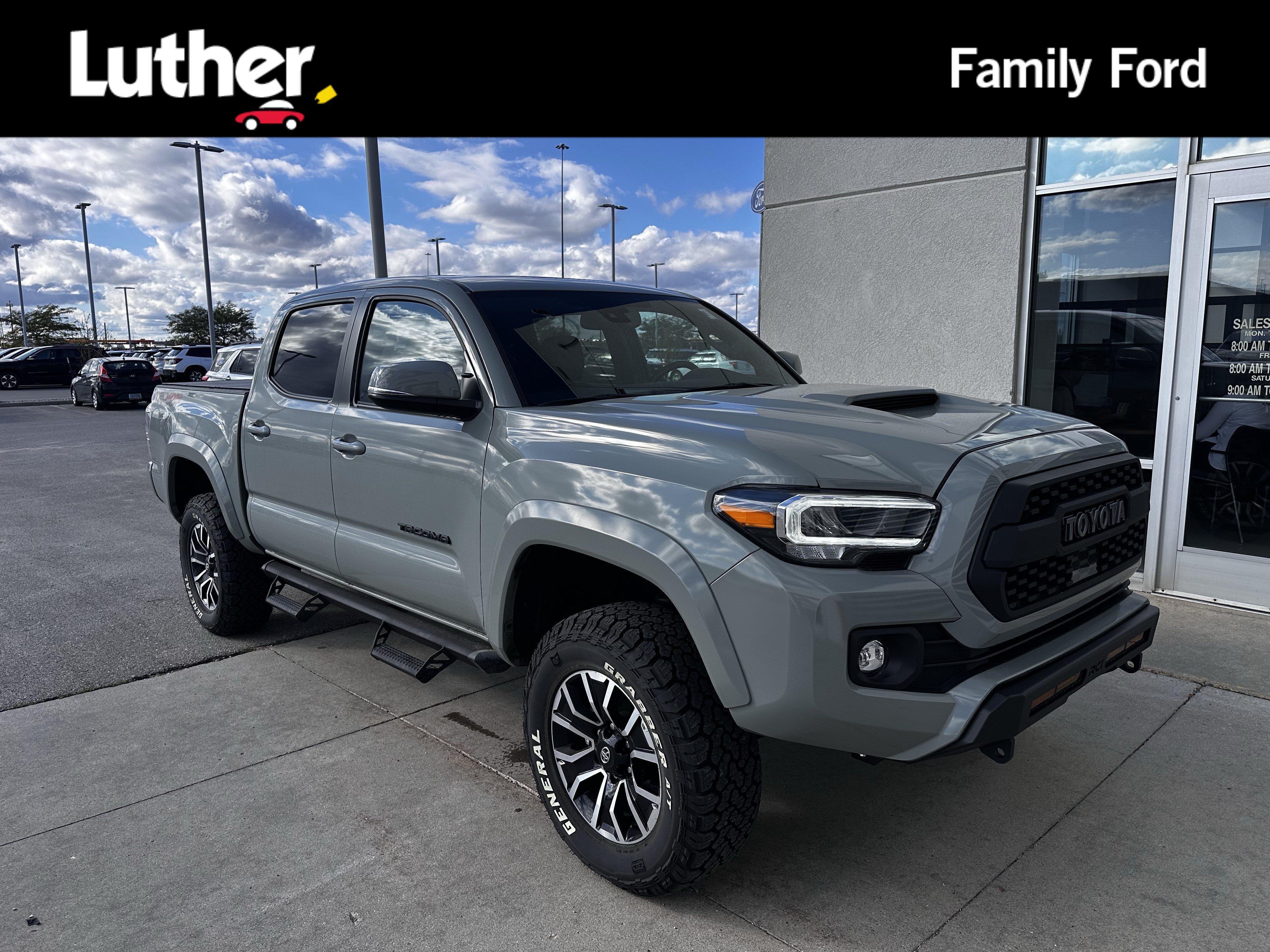 Used 2023 Toyota Tacoma TRD Sport w/ TRD Premium Sport Package AWD/4WD image 1