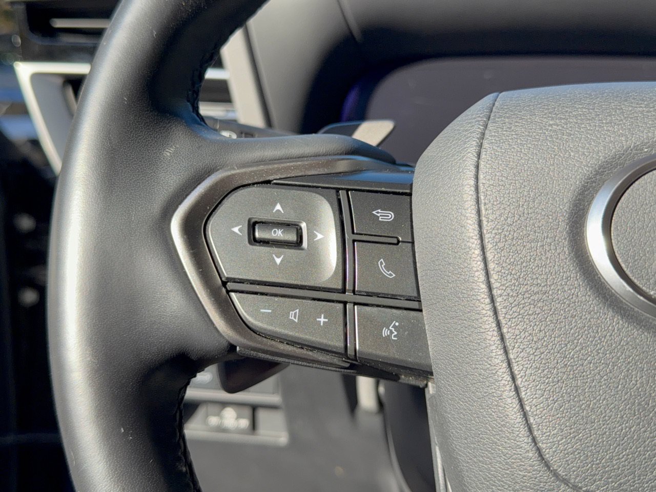 Used 2024 Lexus GX 550 w/ Accessory Package (2T) AWD/4WD image 18