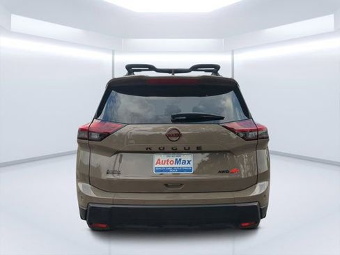 Used 2025 Nissan Rogue SV AWD/4WD image 4