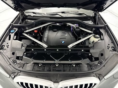Used 2024 BMW X5 xDrive40i w/ Premium Package AWD/4WD image 28