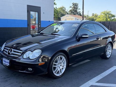 Used 2009 Mercedes-Benz CLK 350 Coupe image 2