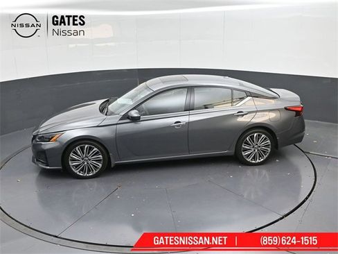 Used 2024 Nissan Altima 2.5 SL image 42
