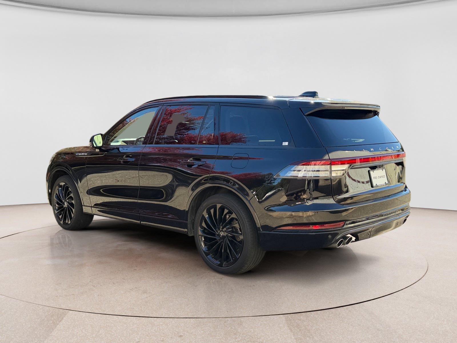 Used 2025 Lincoln Aviator Reserve w/ Equipment Group 201A AWD/4WD image 3