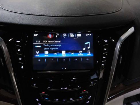 Used 2019 Cadillac Escalade ESV Luxury image 30