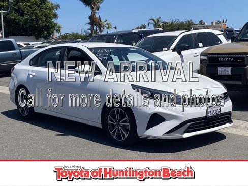 Used 2022 Kia Forte LXS FWD image 1