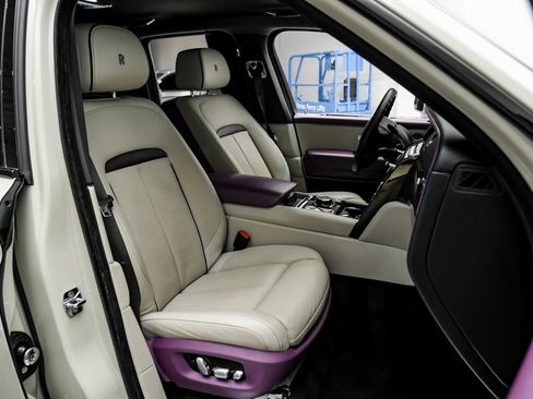 Used 2022 Rolls-Royce Cullinan Black Badge AWD/4WD image 32