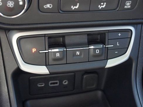 Used 2024 GMC Terrain SLE image 10