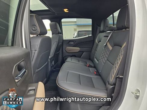 Used 2025 GMC Canyon Denali AWD/4WD image 12