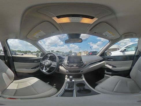 Used 2025 Nissan Altima 2.5 SV image 41