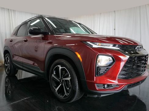 Used 2023 Chevrolet TrailBlazer RS FWD image 2