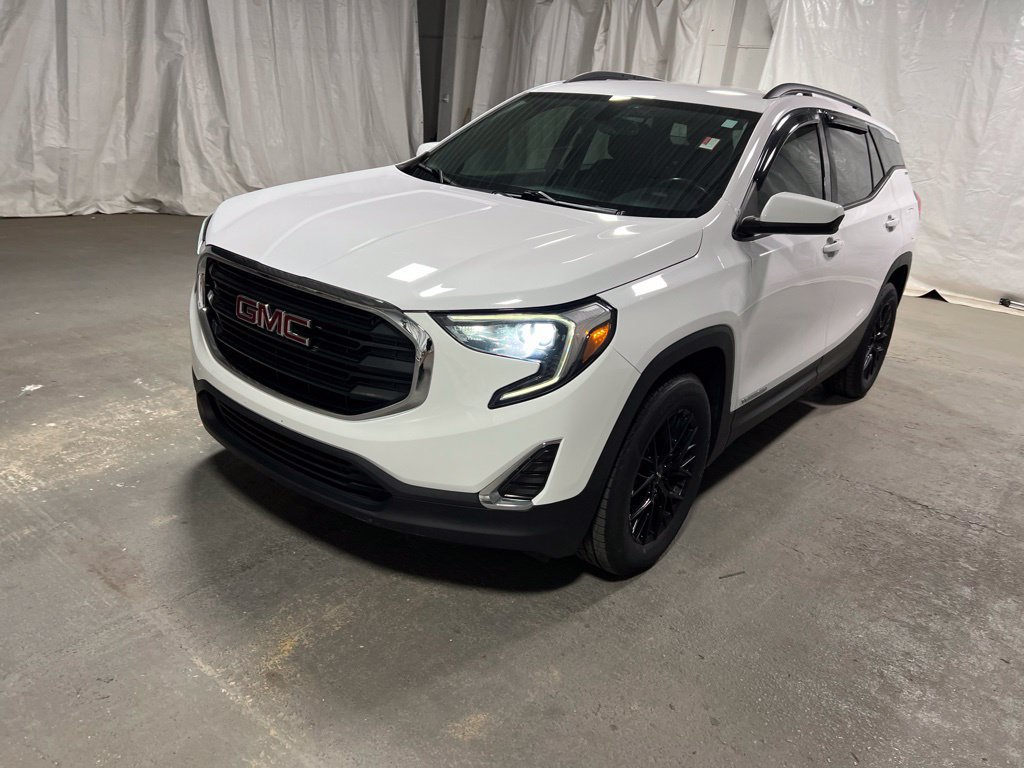 Used 2018 GMC Terrain SLE w/ Driver Convenience Package AWD/4WD image 3