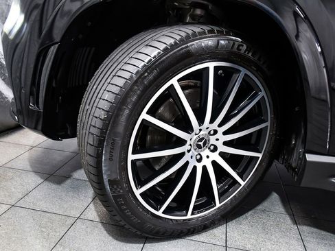 Used 2023 Mercedes-Benz GLS 450 4MATIC image 7